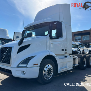 2020 VOLVO VNR 300