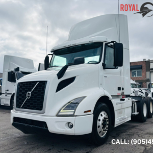 2021 VOLVO VNR 300