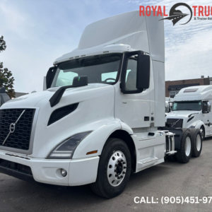 2021 VOLVO VNR 300 DAYCAB