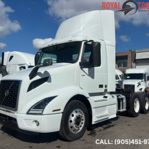 2021 VOLVO VNR 300 DAYCAB